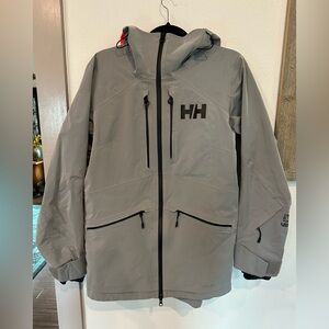 Helly Hansen Elevation Infinity 3.0 Jacket, women’s size large ski jacket